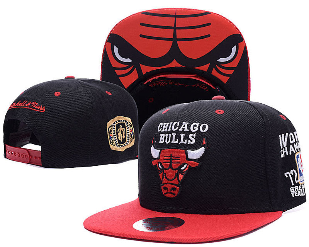 Chicago Bulls Men's Mitchell & Ness NBA Snapback Hat