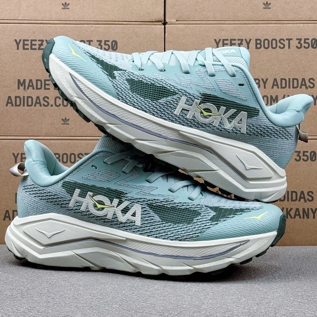 HOKA Challenger 8 Light Blue
