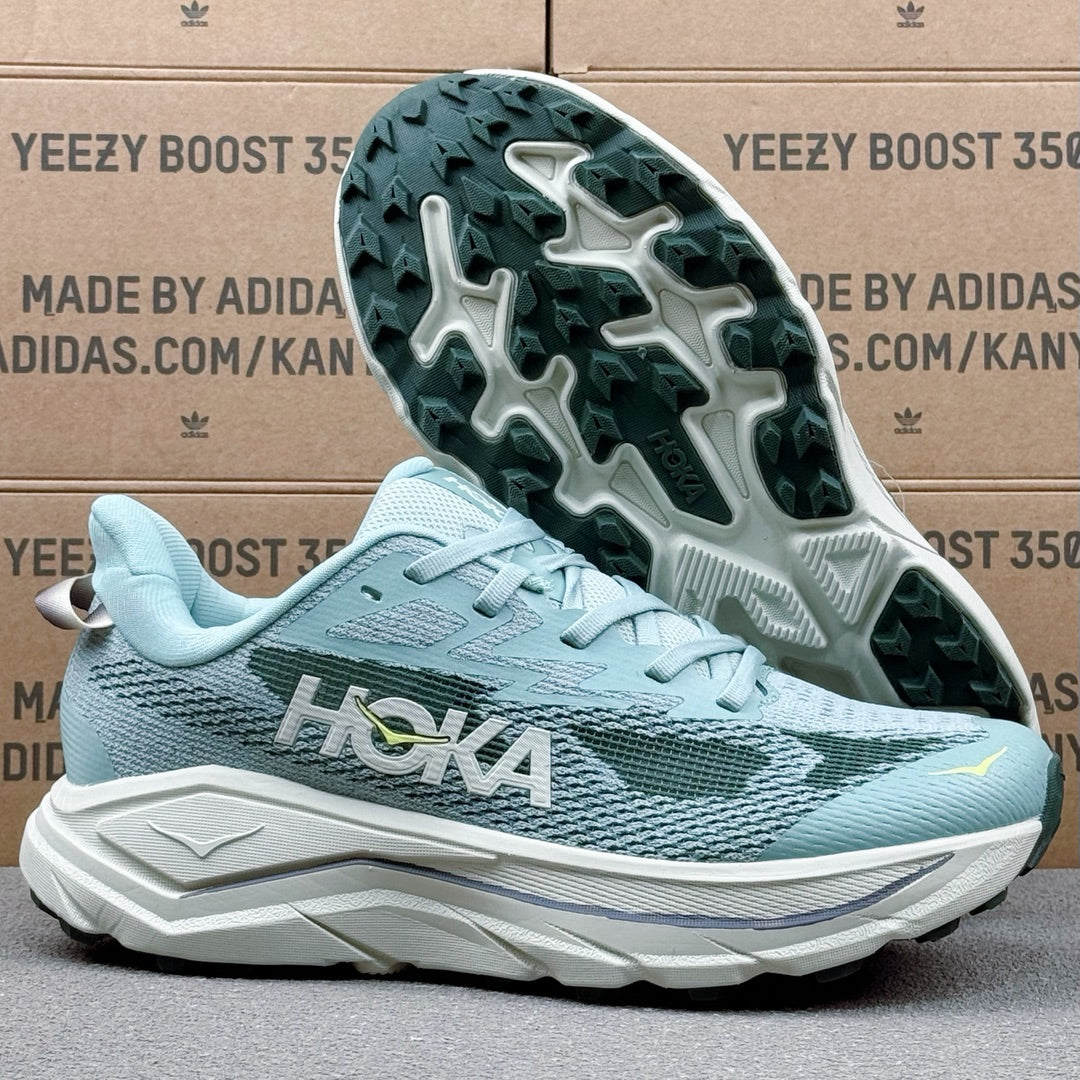 HOKA Challenger 8 Light Blue
