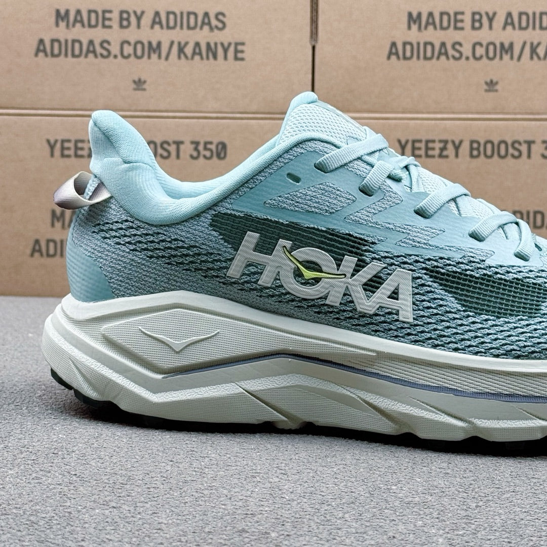 HOKA Challenger 8 Light Blue