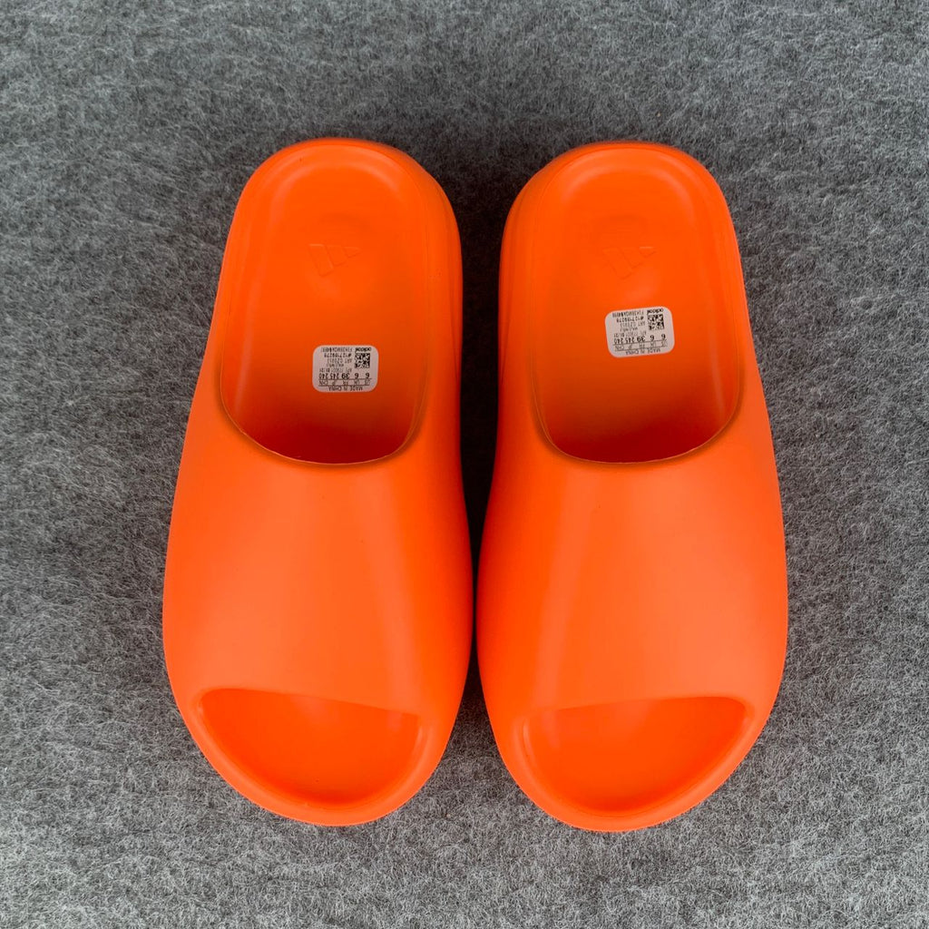 Yeezy Slides 'Enflame Orange'