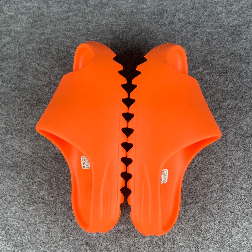 Yeezy Slides 'Enflame Orange'