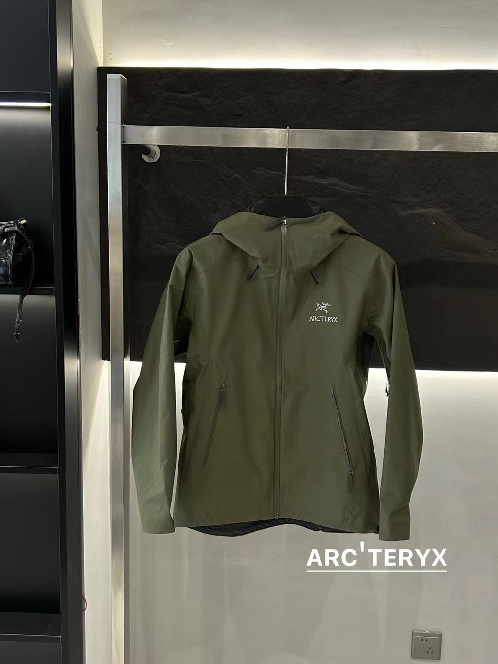 Arc'teryx Men's Beta Jacket 'Retro Green'