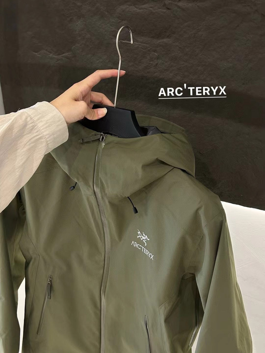 Arc'teryx Men's Beta Jacket 'Retro Green'