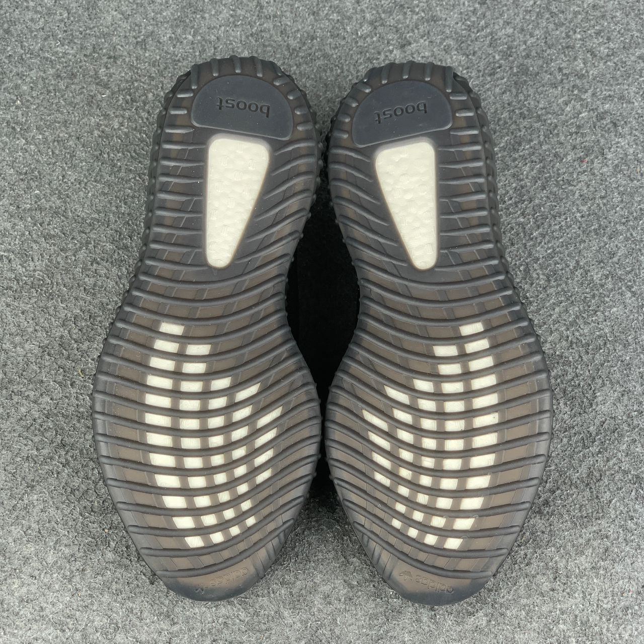 Adidas Yeezy Boost 350 V2 'Bred' Shoe