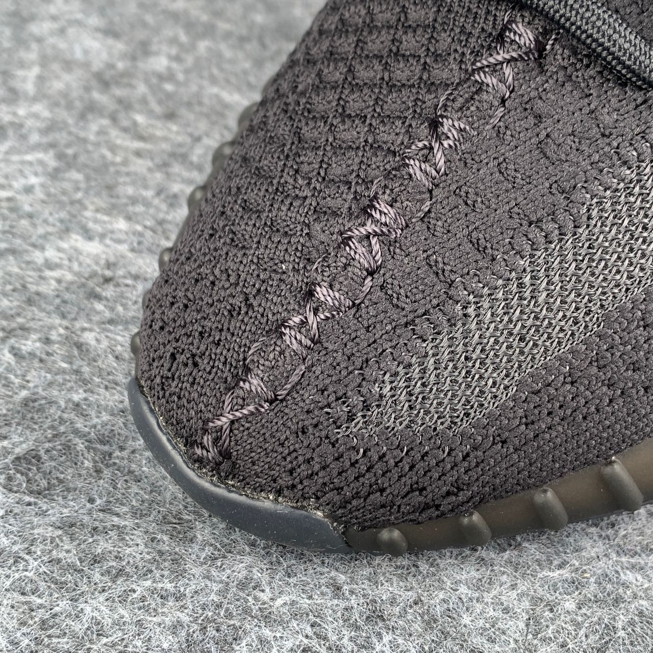 Yeezy Boost 350 V2 'Onyx'