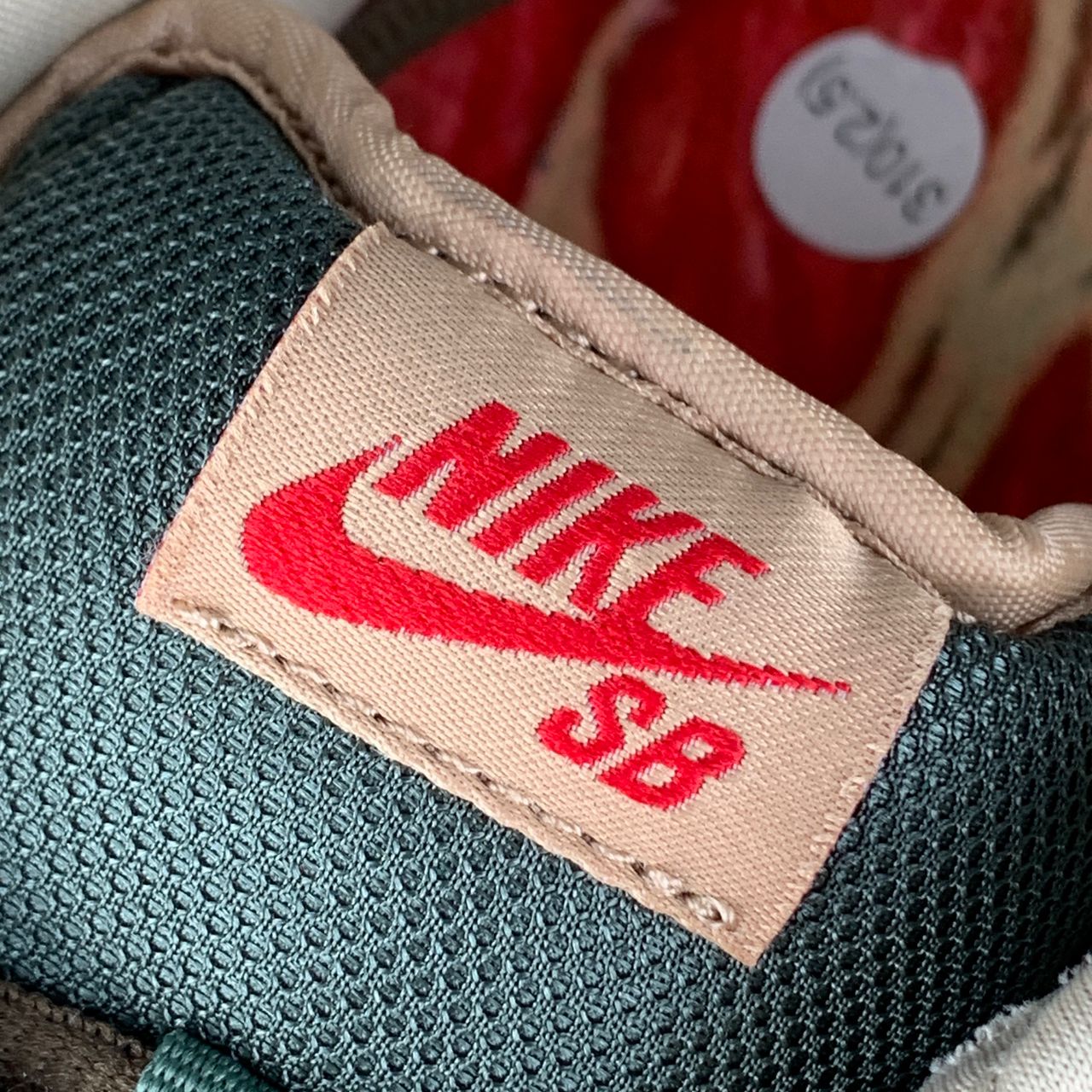 Dunk Low Pro SB 'Freddy Krueger' Shoe