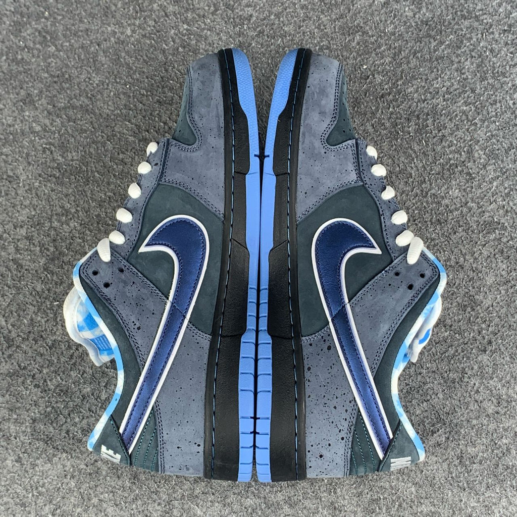 NIKE DUNK SB LOW BLUE LOBSTER Shoe