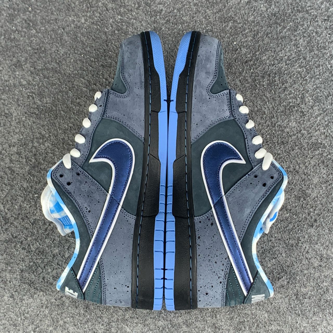 NIKE DUNK SB LOW BLUE LOBSTER Shoe