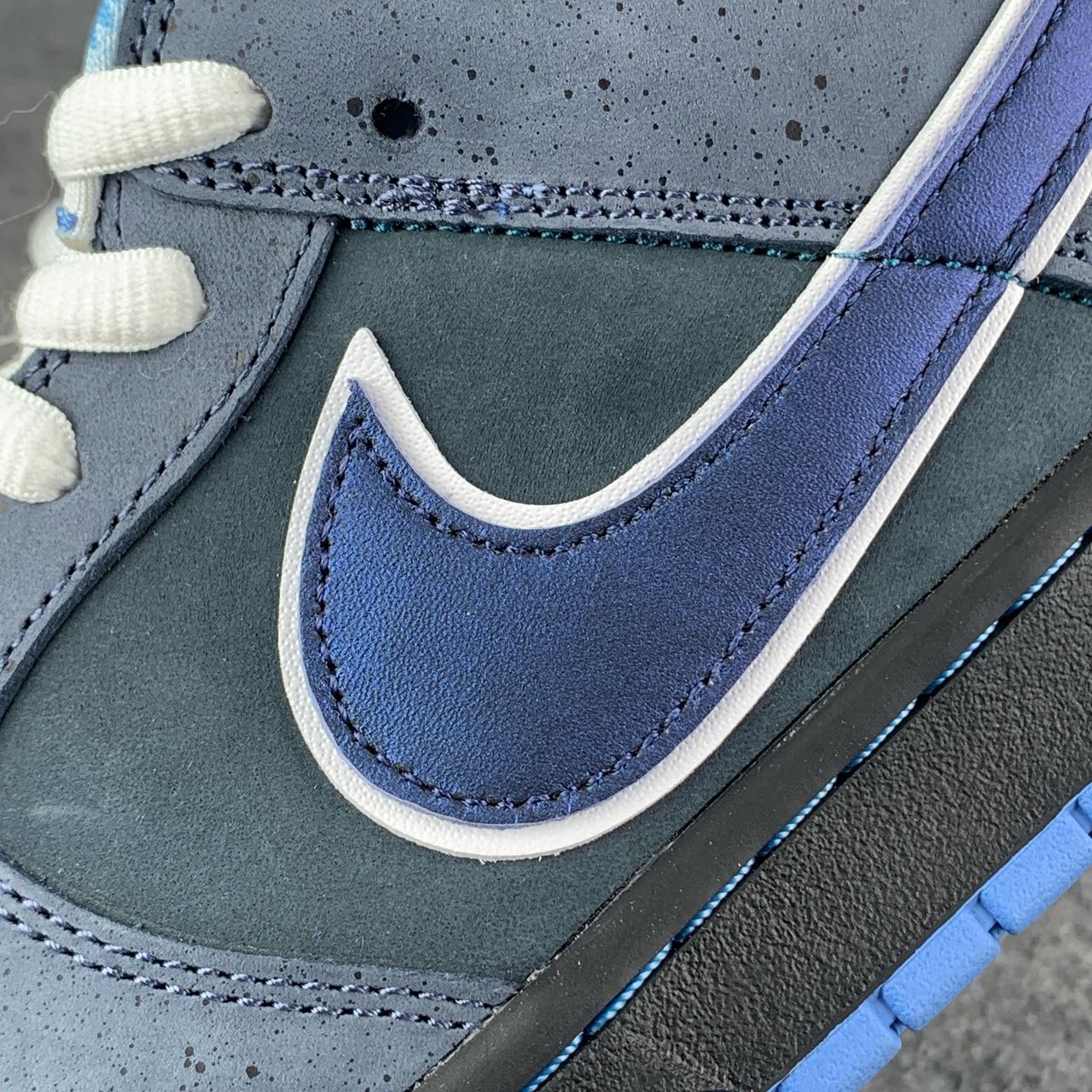 NIKE DUNK SB LOW BLUE LOBSTER Shoe
