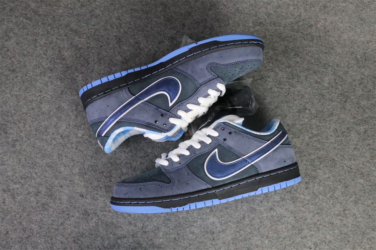 NIKE DUNK SB LOW BLUE LOBSTER Shoe