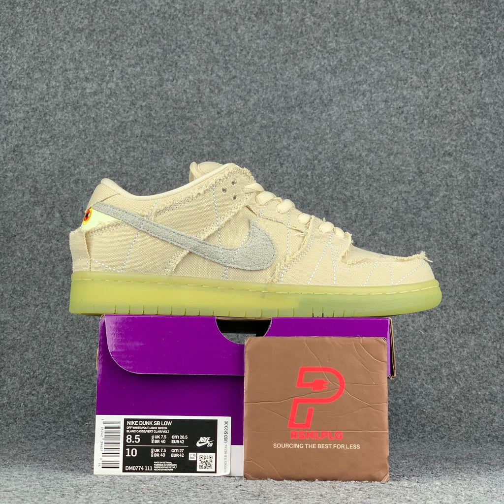 Dunk Low SB 'Mummy' Shoe