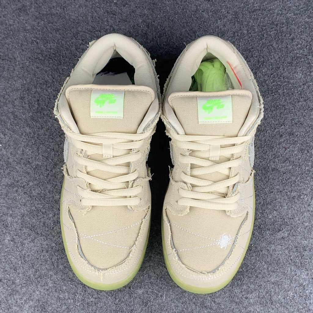 Dunk Low SB 'Mummy' Shoe