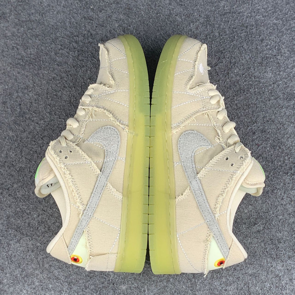 Dunk Low SB 'Mummy' Shoe