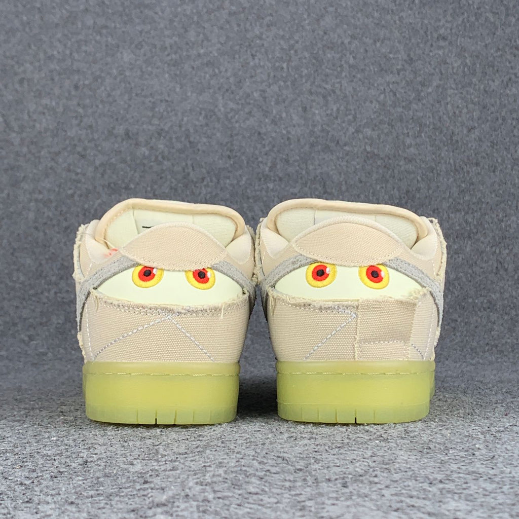 Dunk Low SB 'Mummy' Shoe