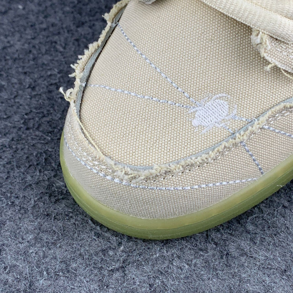 Dunk Low SB 'Mummy' Shoe