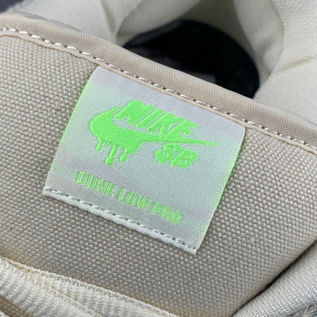 Dunk Low SB 'Mummy' Shoe