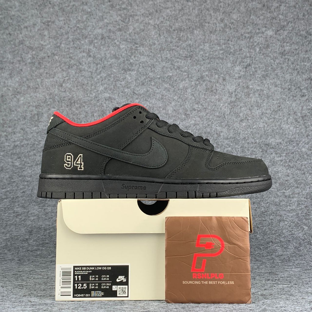 Supreme x Nike Dunk Low SB 'Black' Shoe