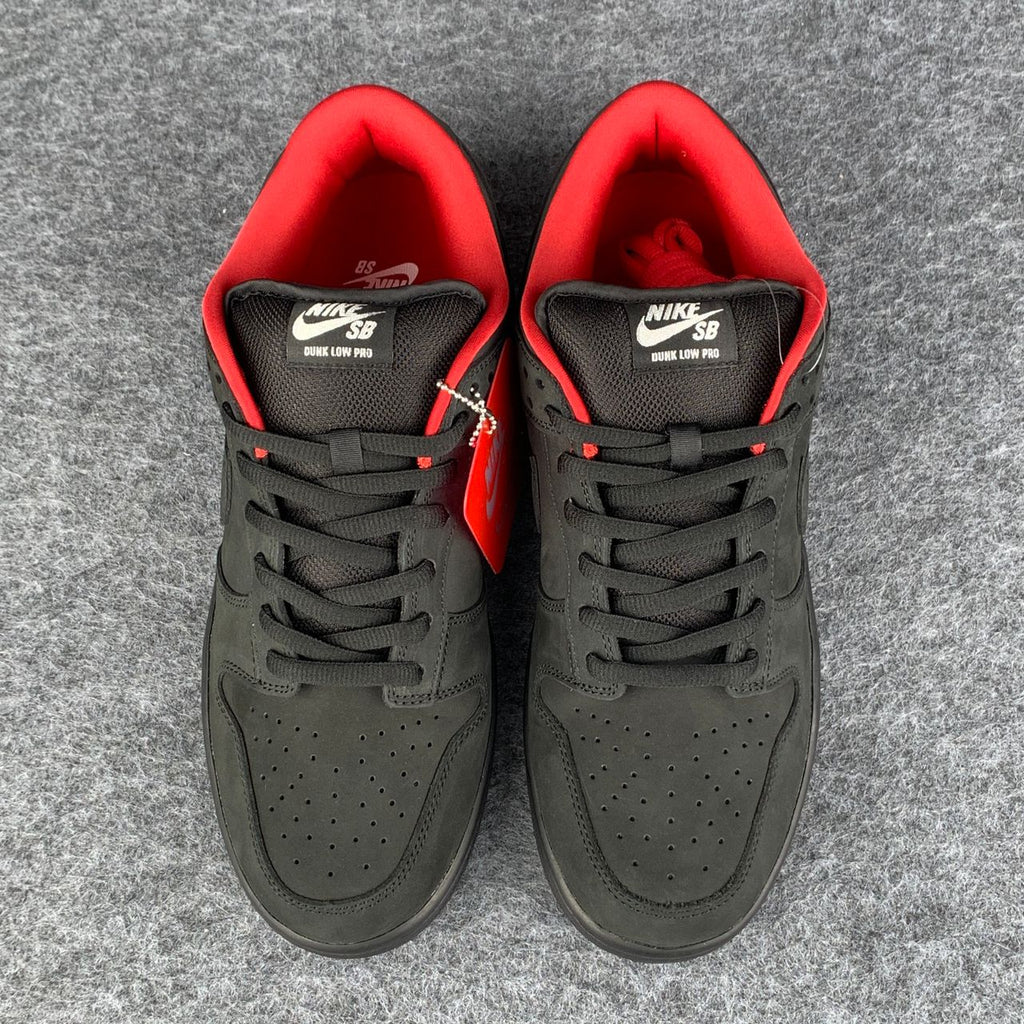 Supreme x Nike Dunk Low SB 'Black' Shoe