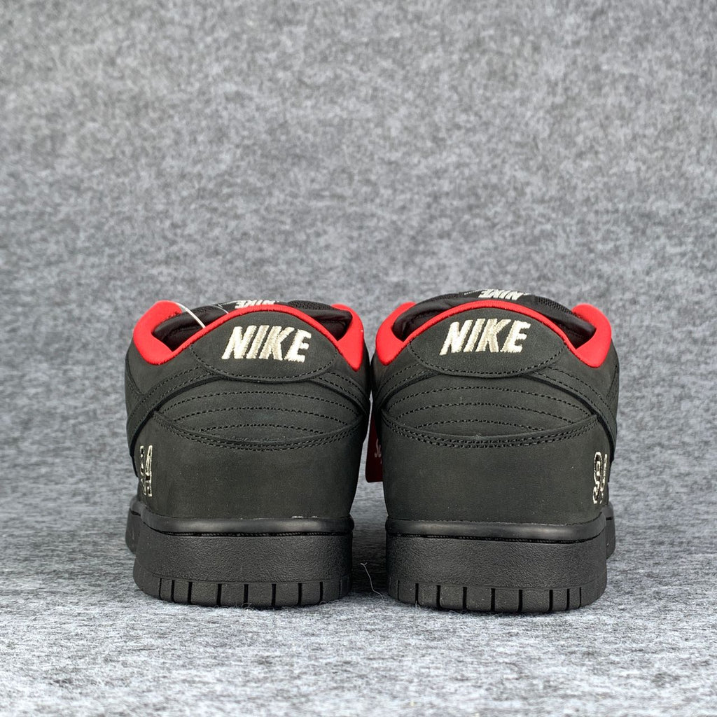 Supreme x Nike Dunk Low SB 'Black' Shoe
