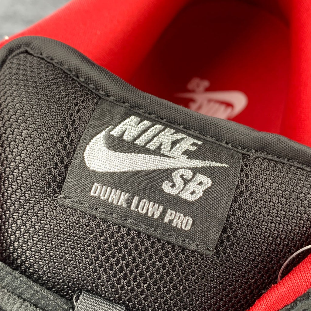 Supreme x Nike Dunk Low SB 'Black' Shoe