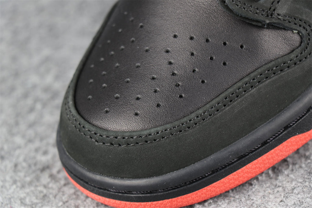 Jeff Staple x Nike Dunk Low Pro SB 'Black Pigeon' Shoe
