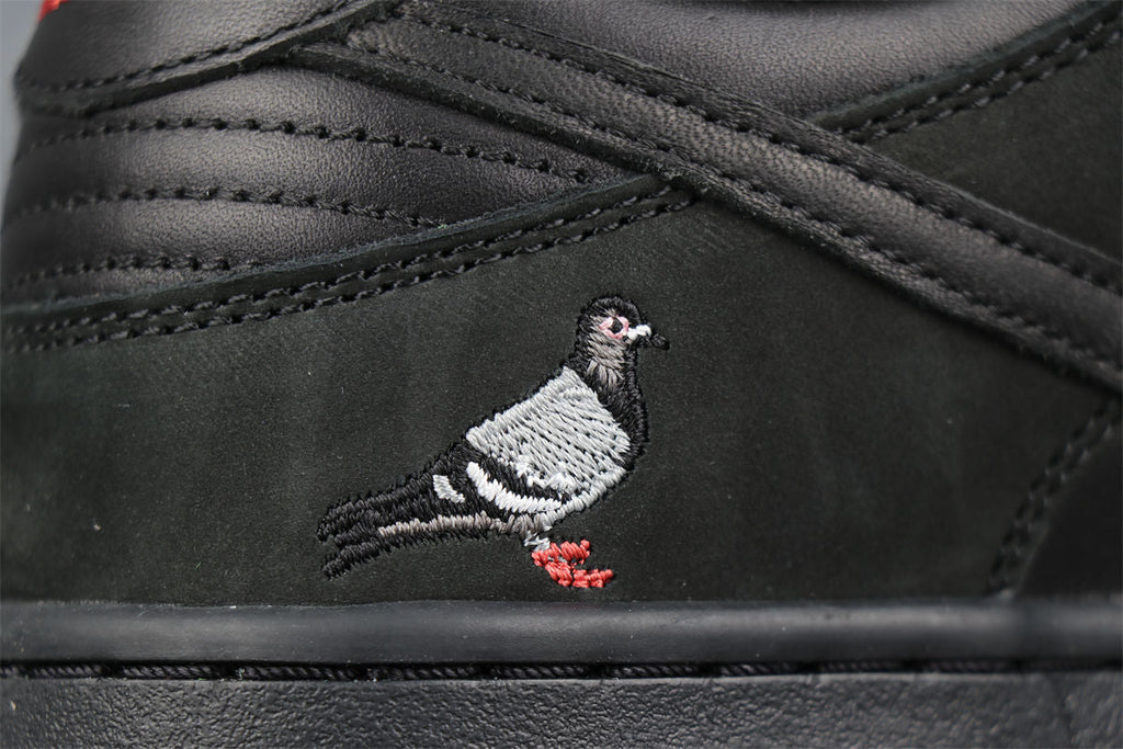 Jeff Staple x Nike Dunk Low Pro SB 'Black Pigeon' Shoe