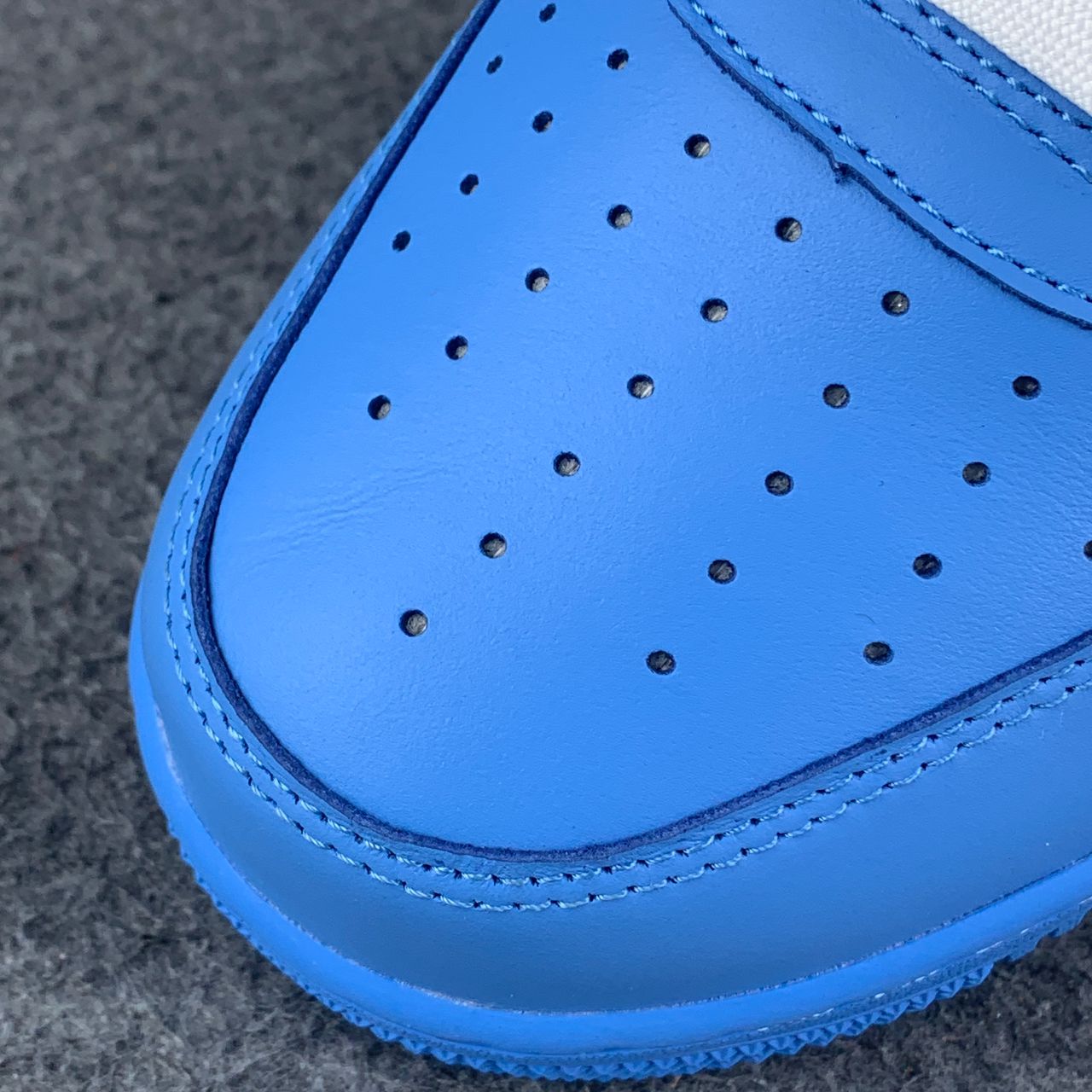 Off-White x Air Force 1 Low '07 'MCA' Shoe
