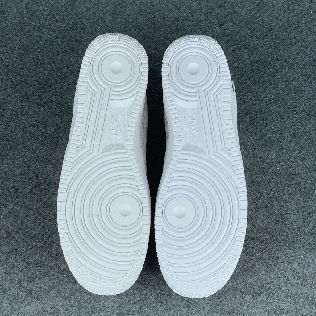 LV Air Force 1 Low 'Triple White'