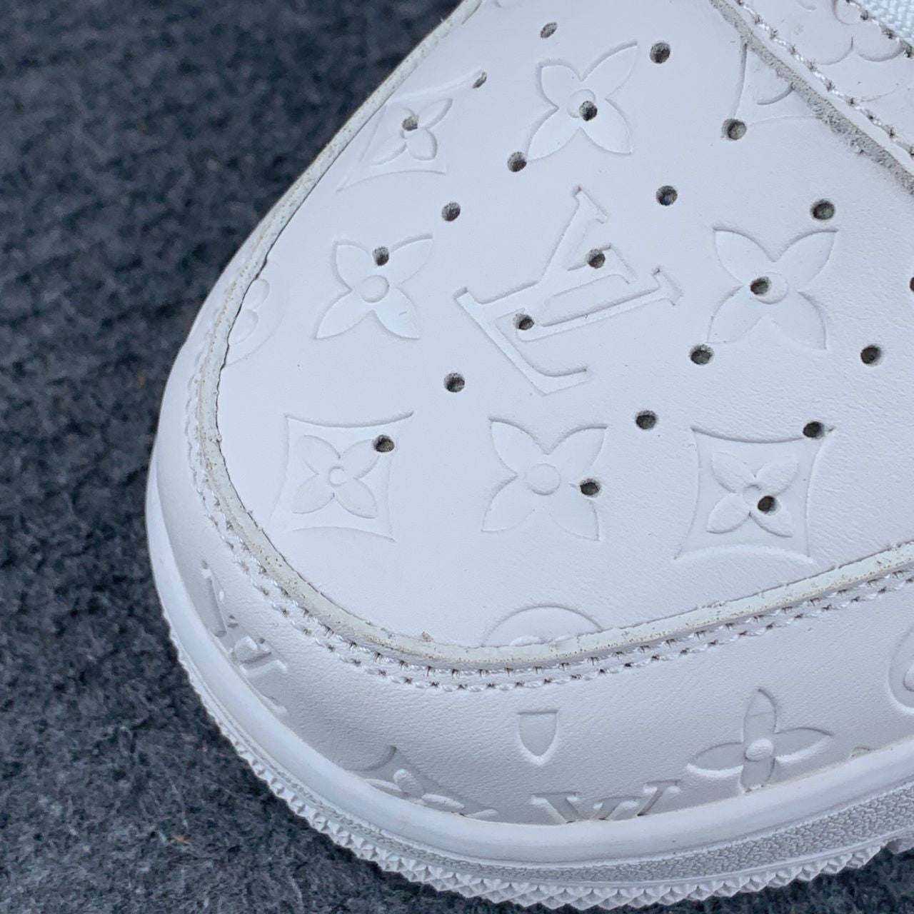 LV Air Force 1 Low 'Triple White'
