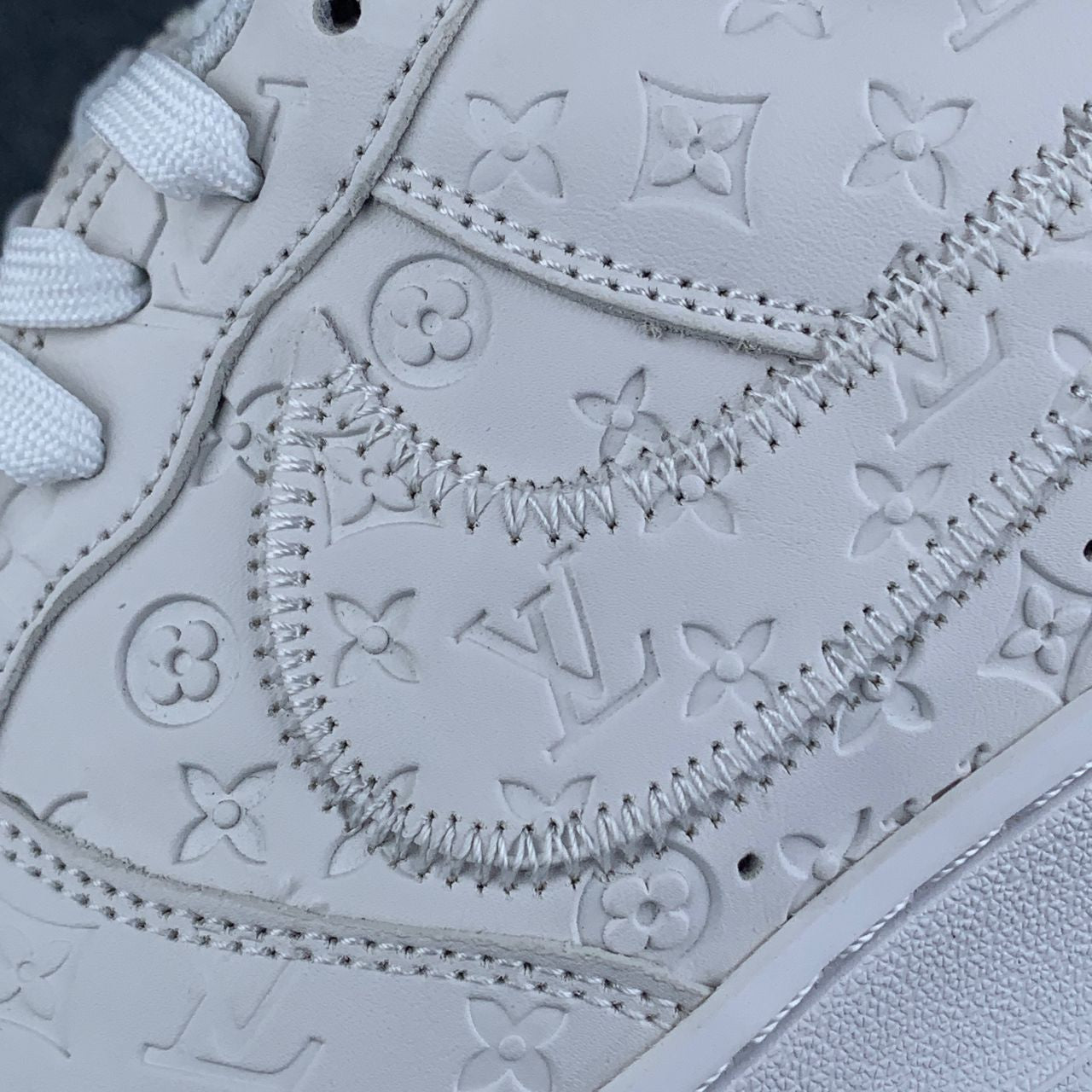 LV Air Force 1 Low 'Triple White'