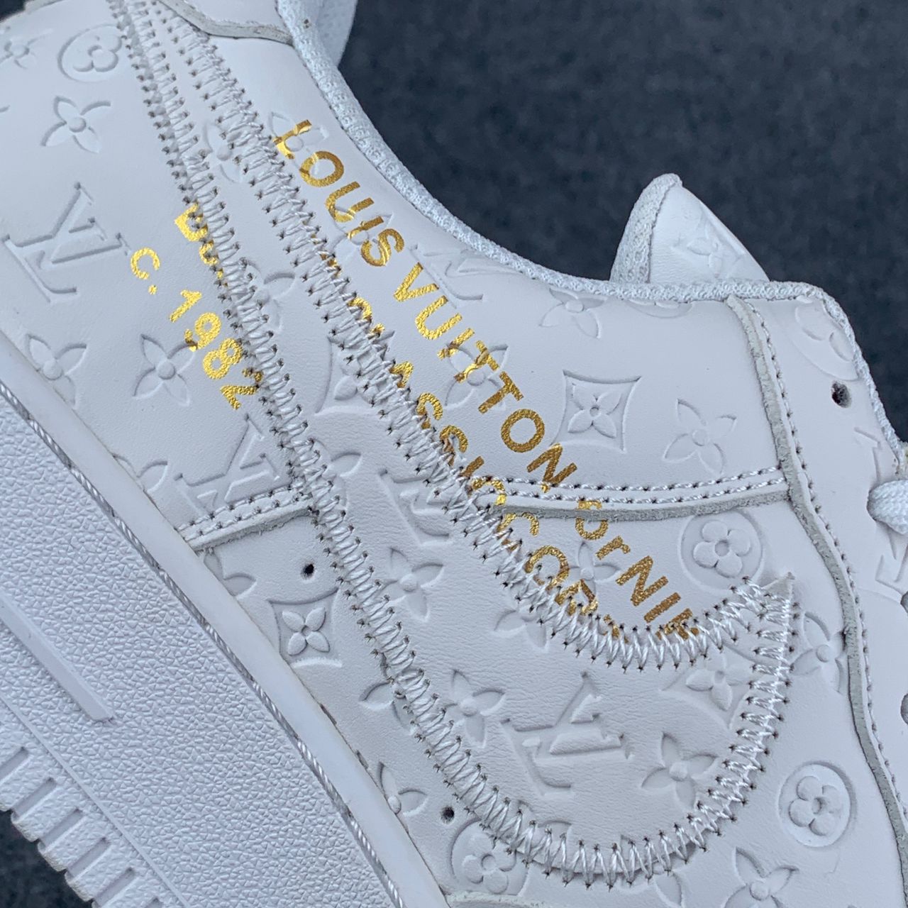 LV Air Force 1 Low 'Triple White'